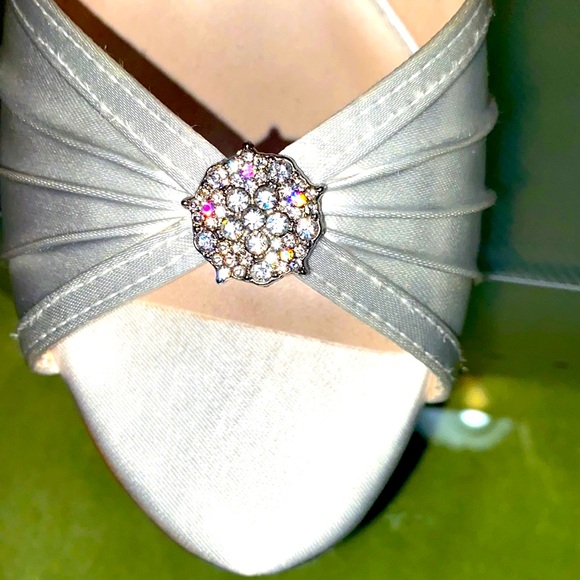 BUCKLE-STRAP LEATHER-SOLE, OPEN-TOE SATIN PUMP BRIDAL SANDALS - Picture 7 of 9
